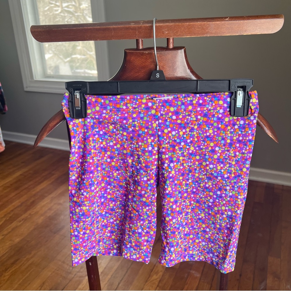 Polka dot spandex 💜😻🌈